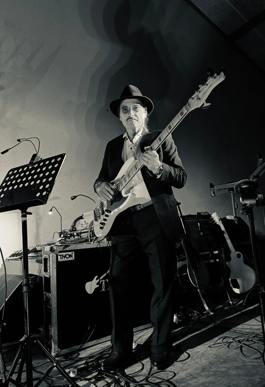 Mario au chant - Performance live du Tribute Les Vieilles Canailles